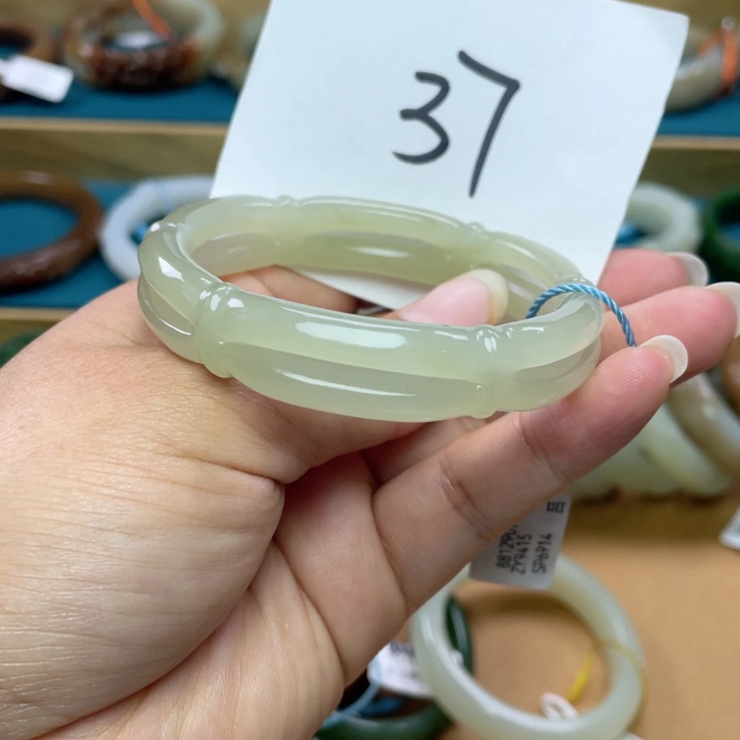 未镶嵌手镯和田玉圈口56