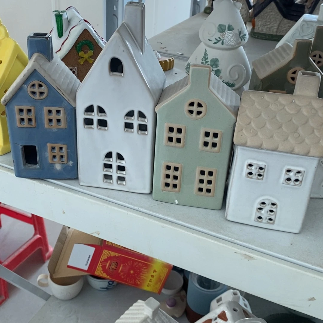 摆件T****.瑕疵摆件除偏远地区满19包邮