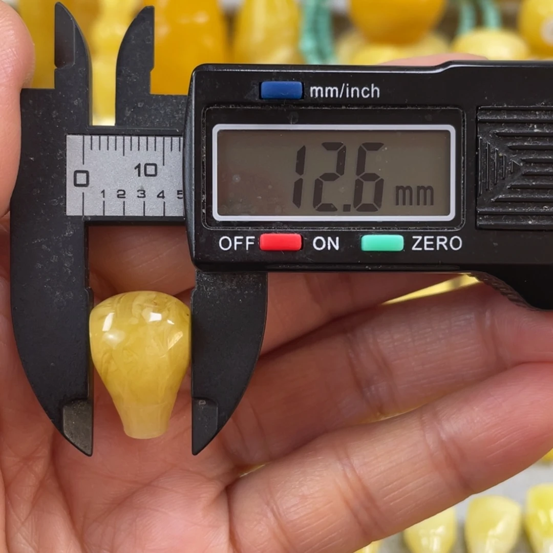 蜜蜡未镶嵌裸石36杂