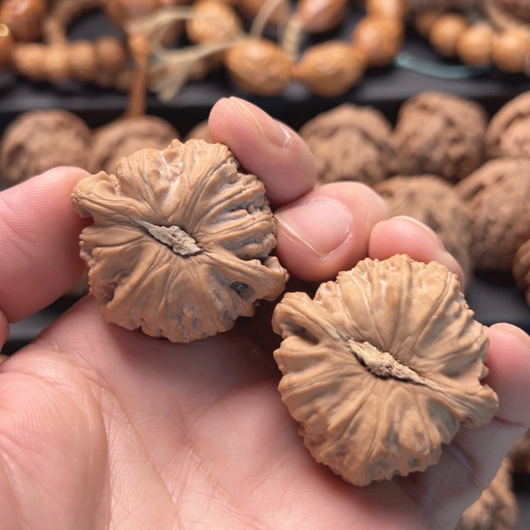 桃核把件白狮子40