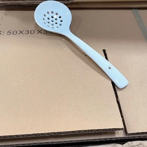 微瑕，不明火，口径23，宽7.5知*，2个漏勺