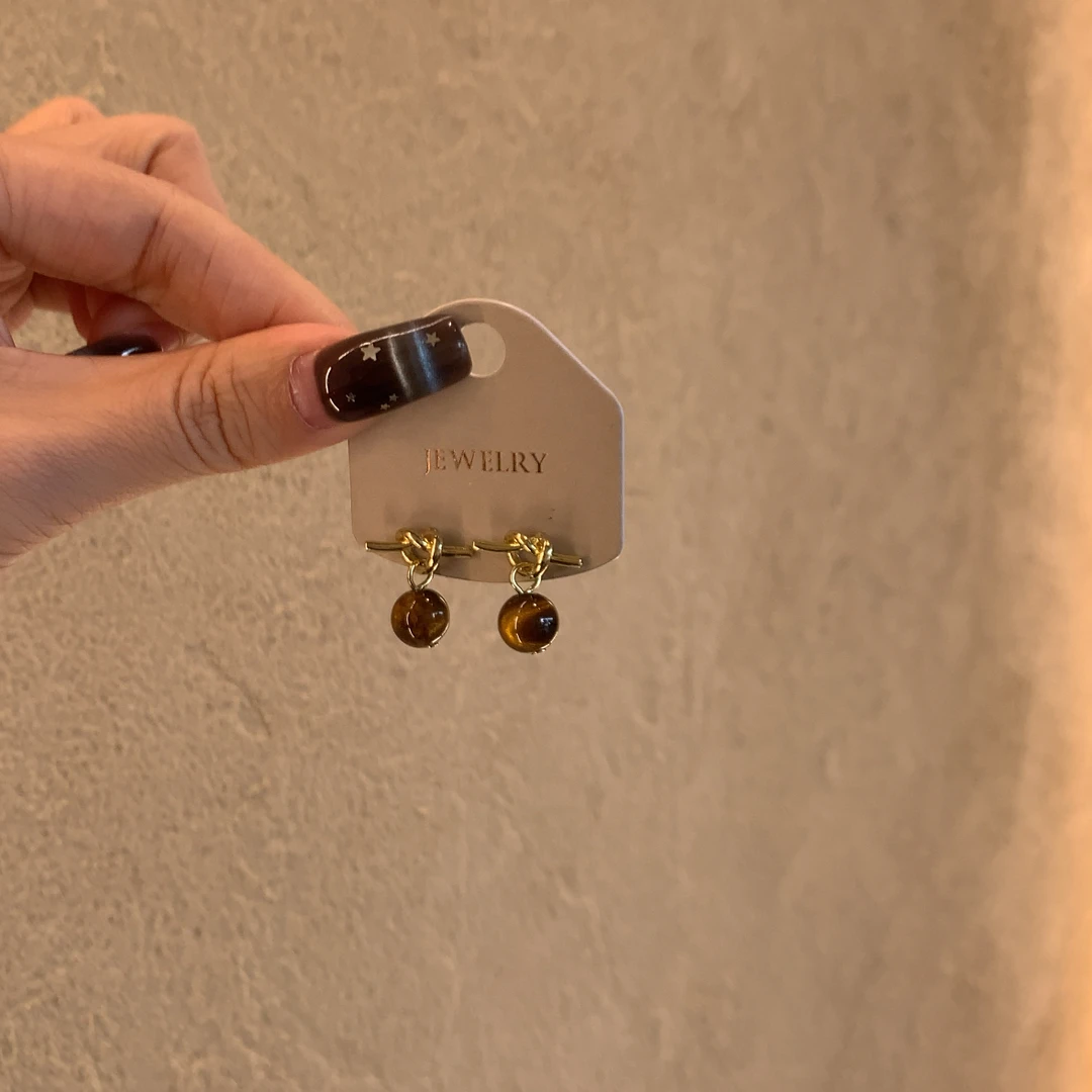 合金仿水晶耳饰 榛果拿铁｜复古绳结耳钉秋冬美拉德高级感气质耳饰