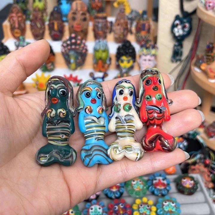 腓尼基琉璃娃娃1只