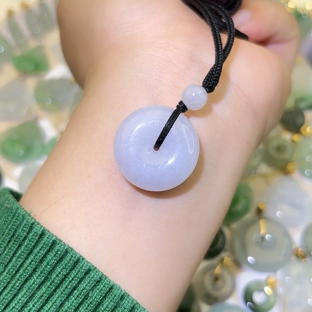 翡翠未镶嵌颈饰平安扣