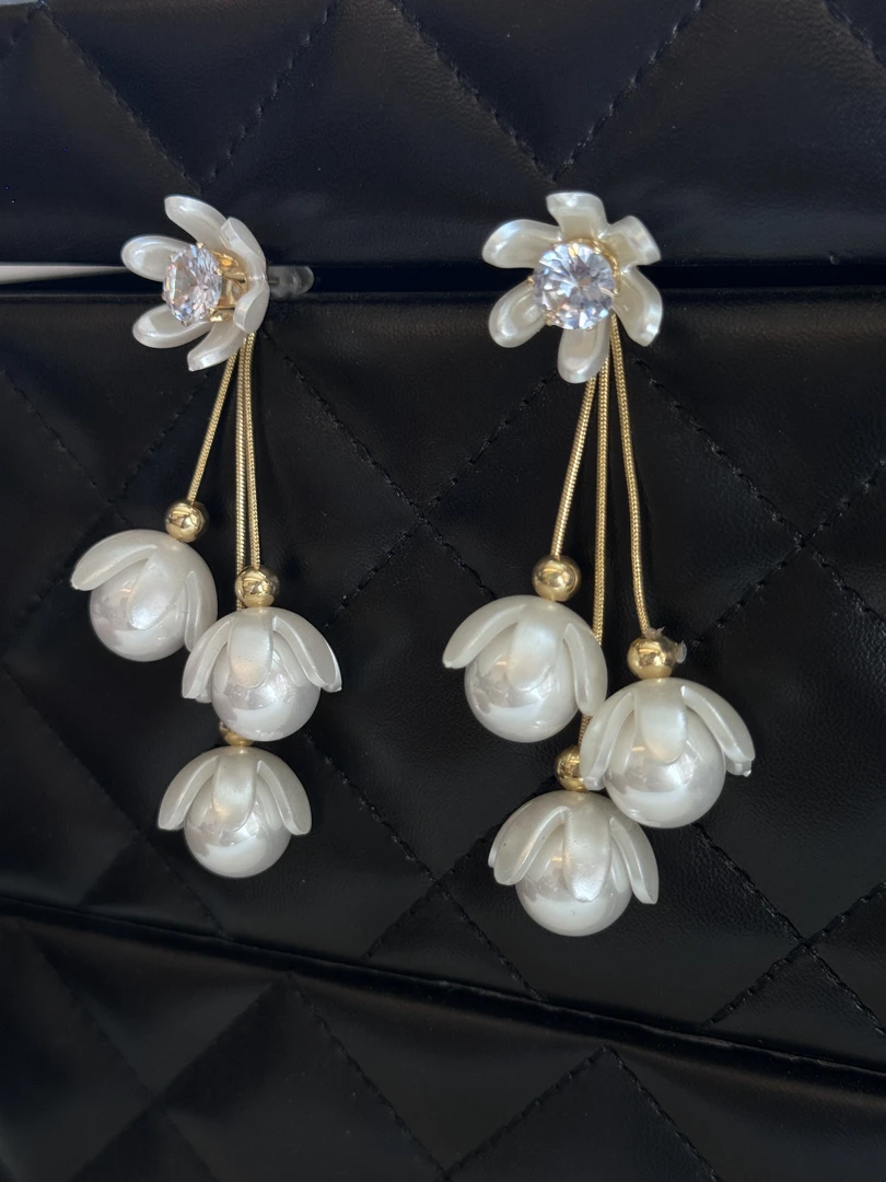 合金玻璃耳饰 轻奢白色植物花卉女耳环素款饰品经典耳饰百搭优雅