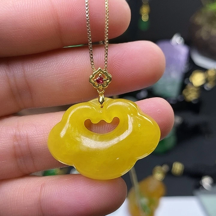 翡翠未镶嵌吊坠(赠链)