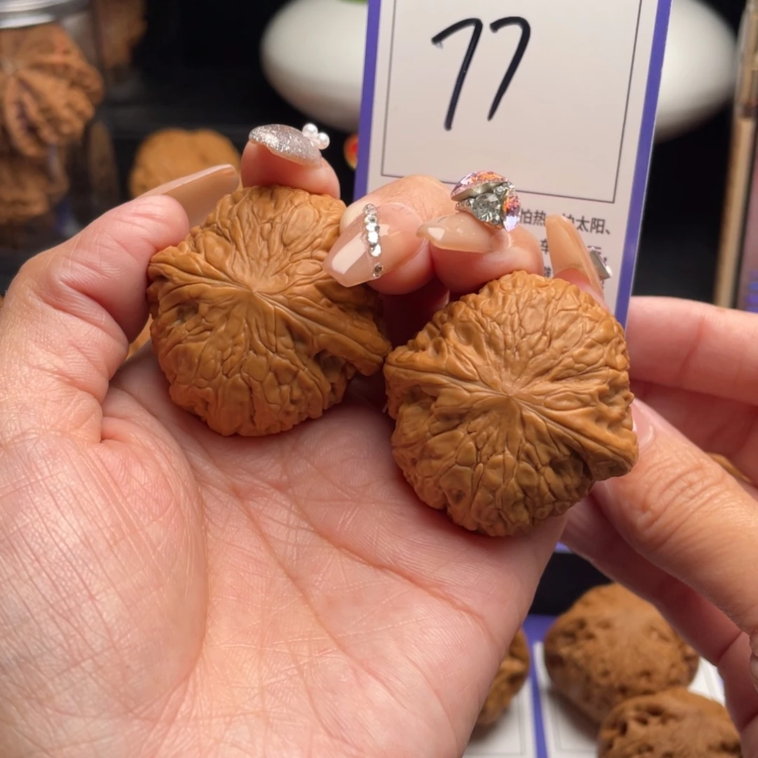 文玩核桃吊坠戚铁锤40