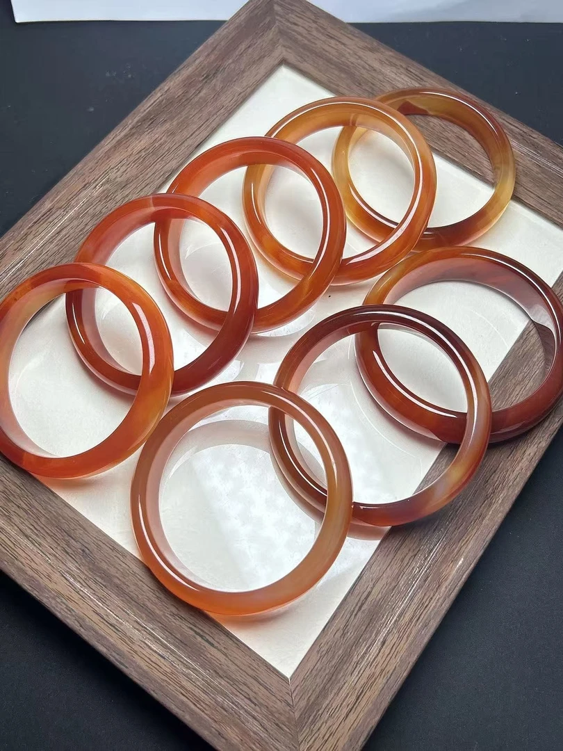 天然花冰红玛瑙正宽玉手镯（拍一发一 多样性发货）