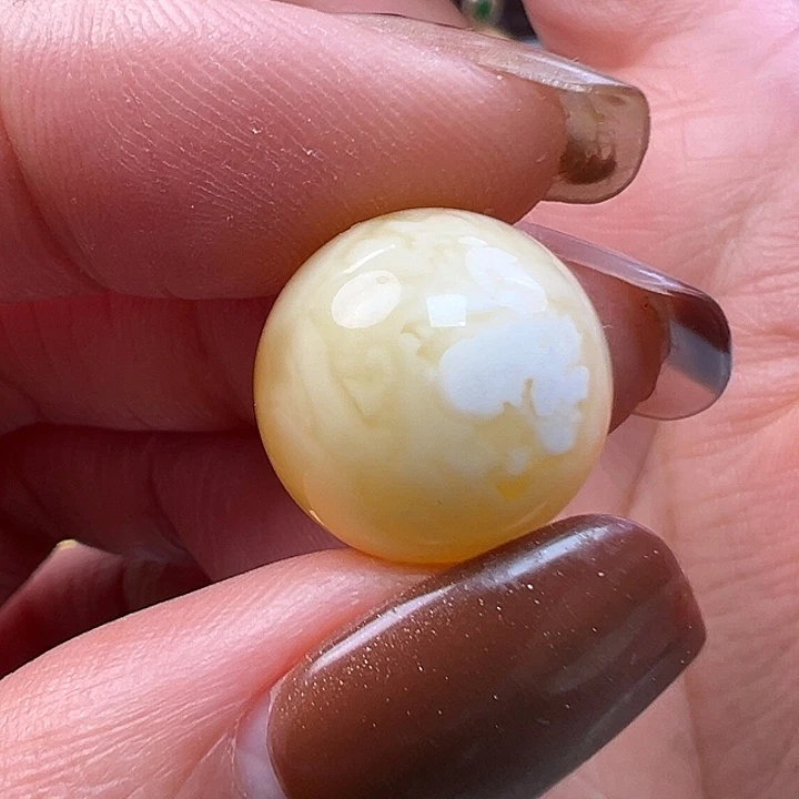 蜜蜡未镶嵌珠宝奇石