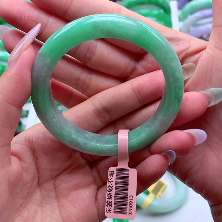 未镶嵌手镯翡翠翡翠