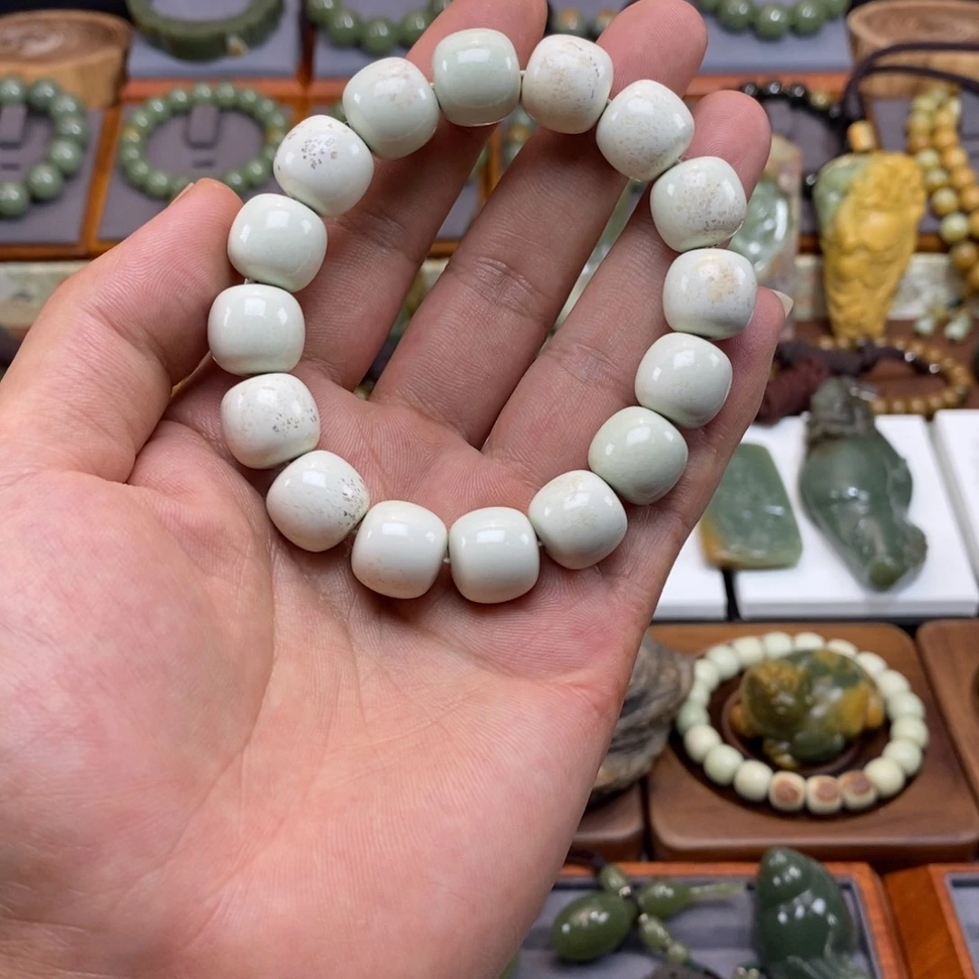 手链未镶嵌岫岩河磨玉（透闪石质玉）