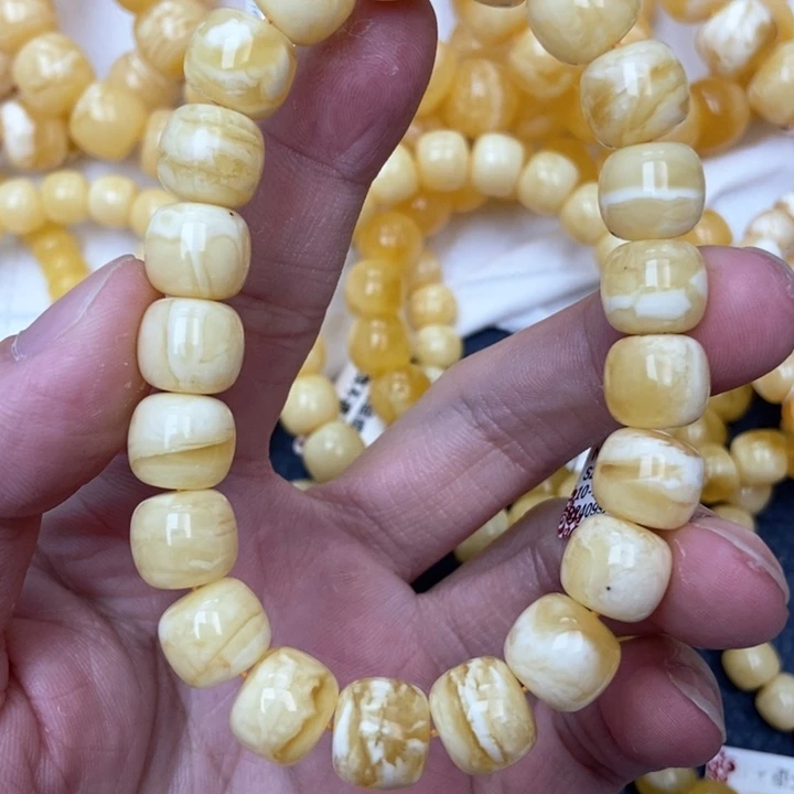 王***s蜜蜡未镶嵌珠宝奇石1