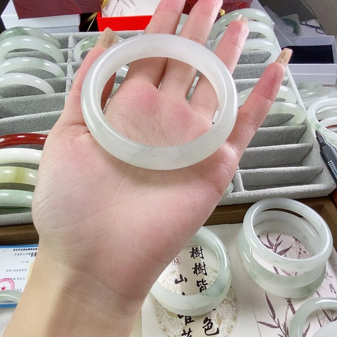 石英质玉手镯未镶嵌万**力69