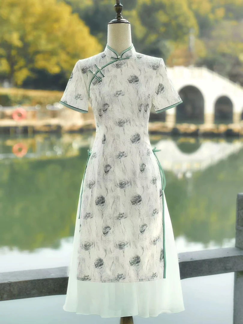 0443 米色 【黑灰花】 奥戴 旗袍