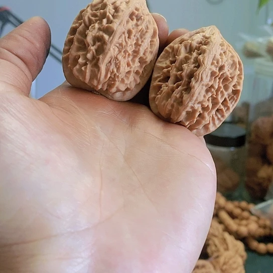 【闪购商品】把件文玩核桃40鸡心老树