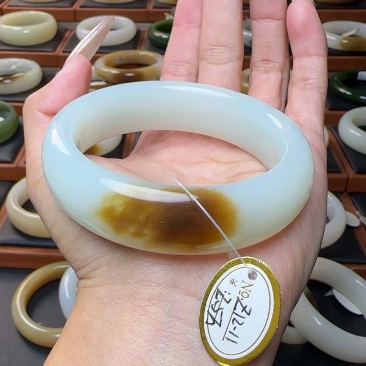 和田玉未镶嵌手镯糯白底枣红糖57.8