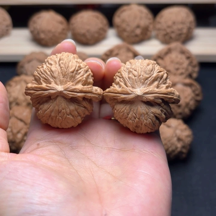 文玩核桃把件39白狮子