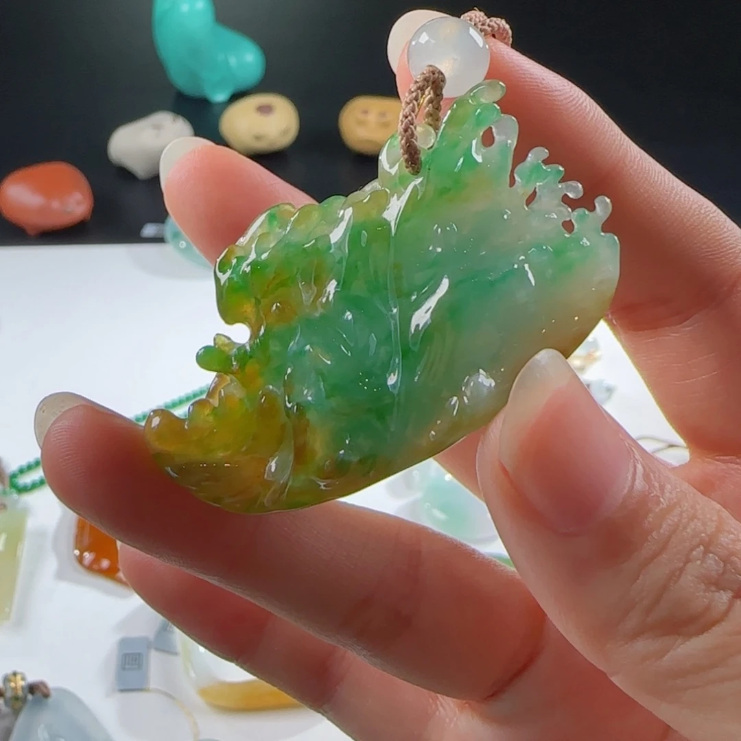 颈饰未镶嵌翡翠橦