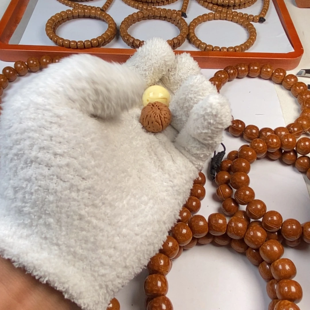 洪***涛手串桃核1.900000000