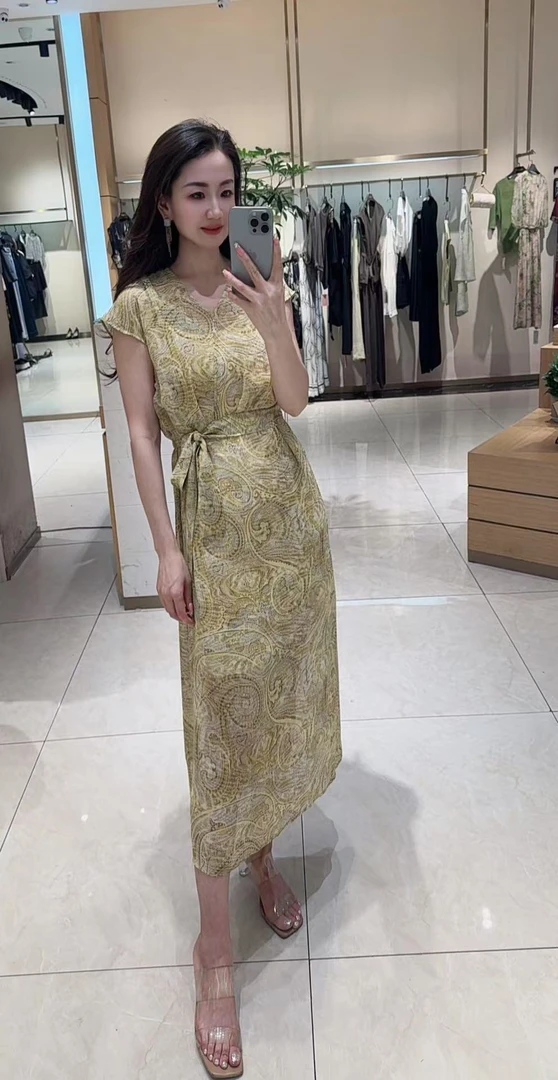 25218656【高斯雪岚】新款Ｖ领修身显瘦连衣裙