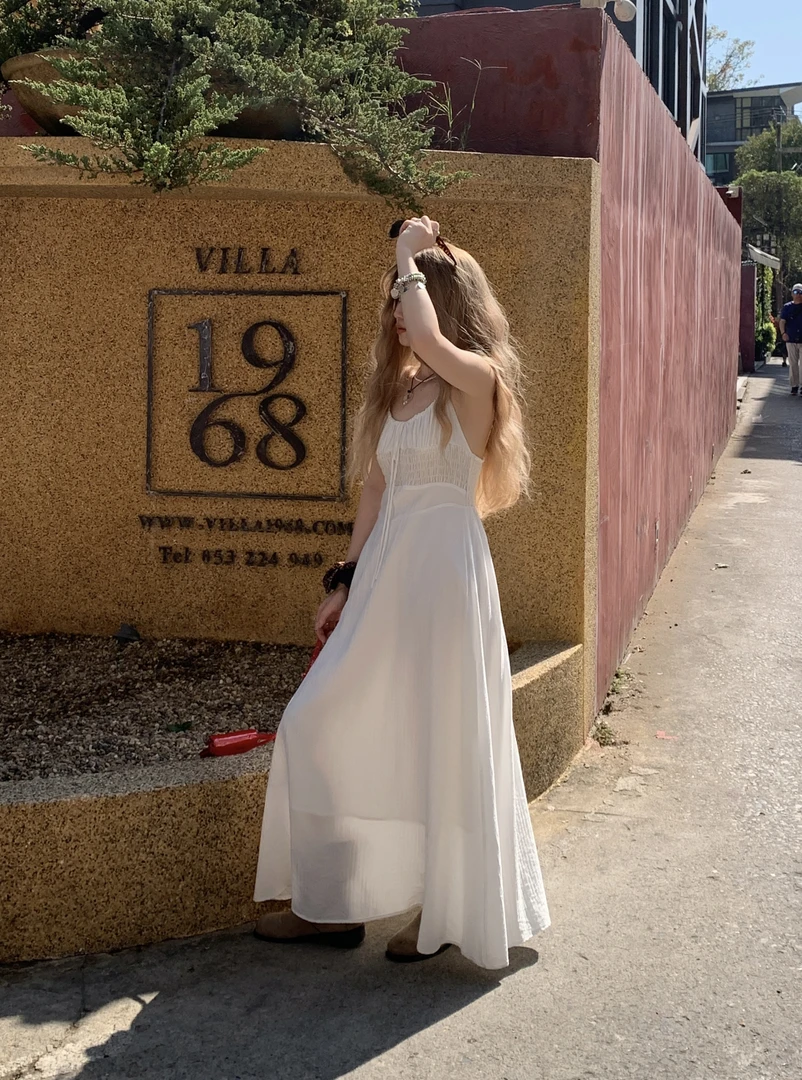 大码高个子气质小清新收腰显瘦吊带连衣裙高级感纯欲风性感长裙夏