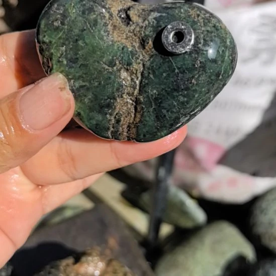 石材良**音藏玉药王石原石手把件一个