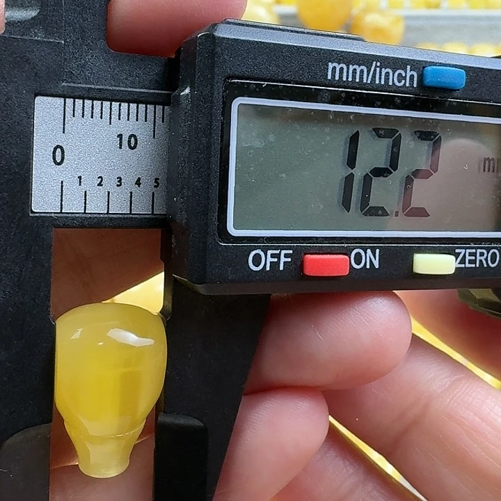 蜜蜡未镶嵌裸石12杂