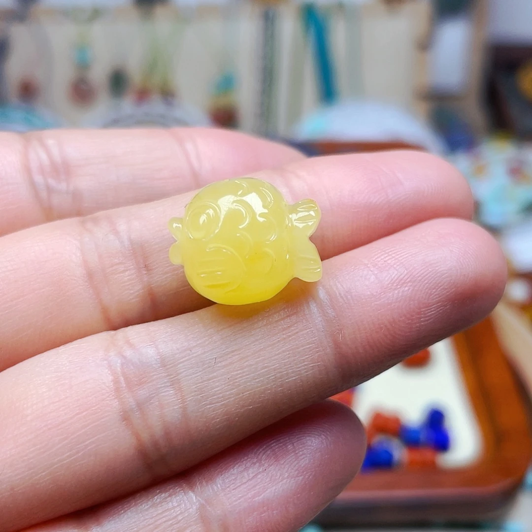 琥珀未镶嵌裸石订制