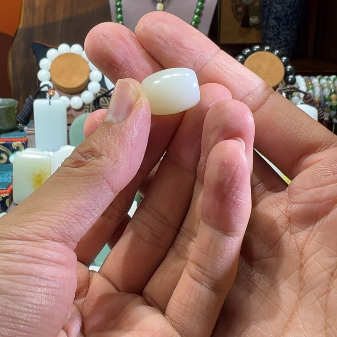 和田玉未镶嵌颈饰米达料