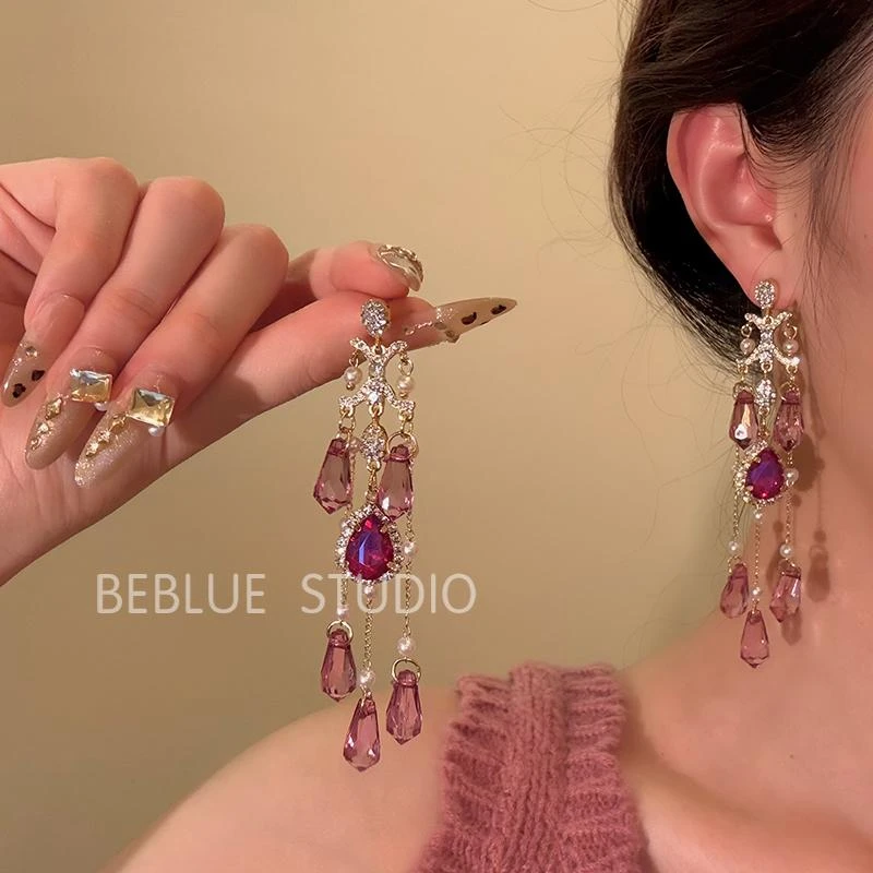 铜合金仿水晶耳饰 法式温柔高级耳钉防水晶耳环气质水滴流苏耳饰