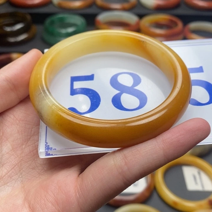 石英质玉（黄龙玉）手镯未镶嵌