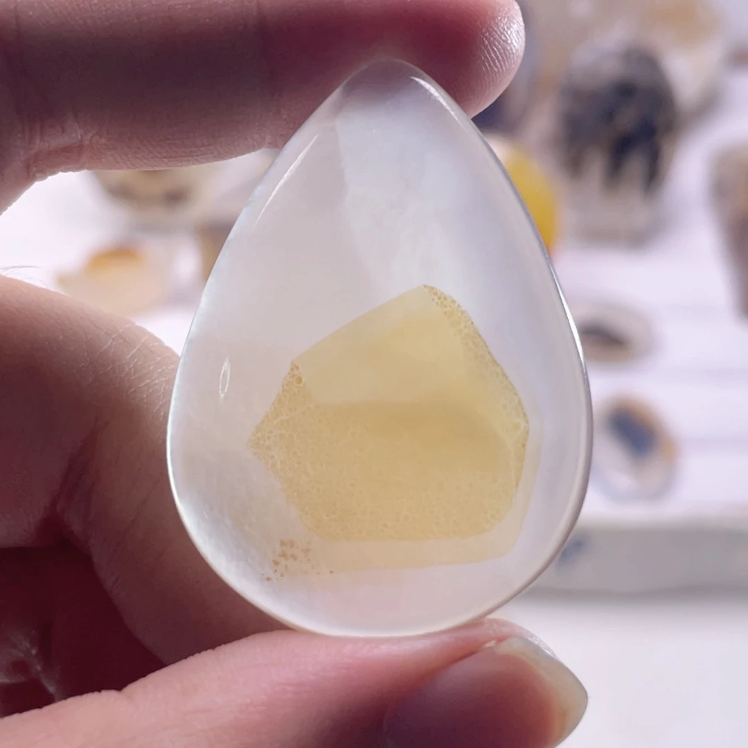玛瑙/玉髓未镶嵌珠宝奇石