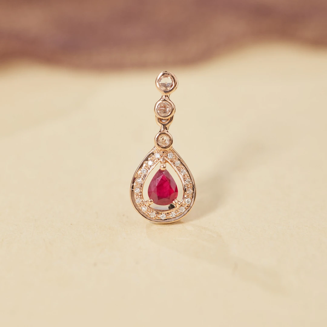 玉峰珠宝丨安娜【芦荻】红宝石吊坠*18K镶嵌*U8429多样性发其一