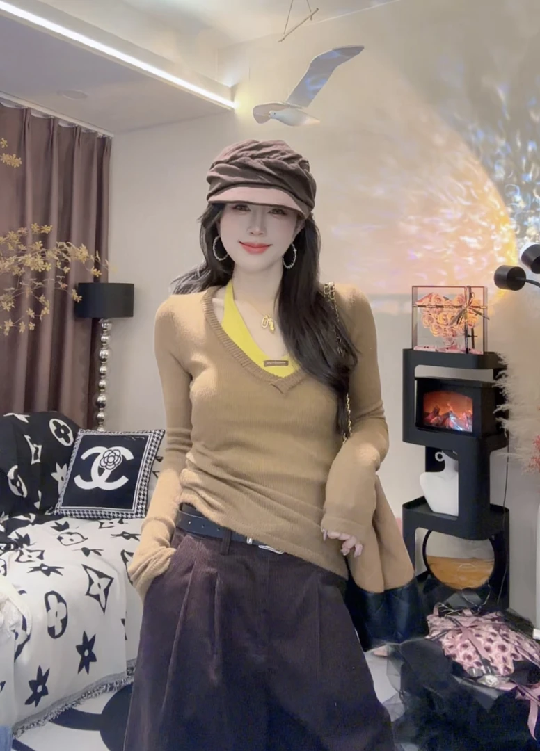 L.X~纯欲风简约气质长袖针织衫女秋季内搭性感挂脖背心两件套6898