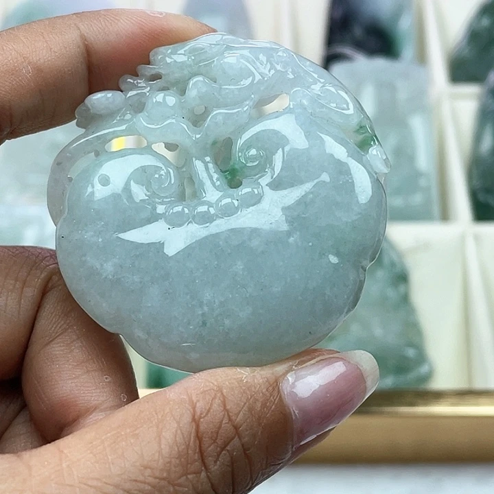 翡翠未镶嵌颈饰天然翡翠A货事事如意