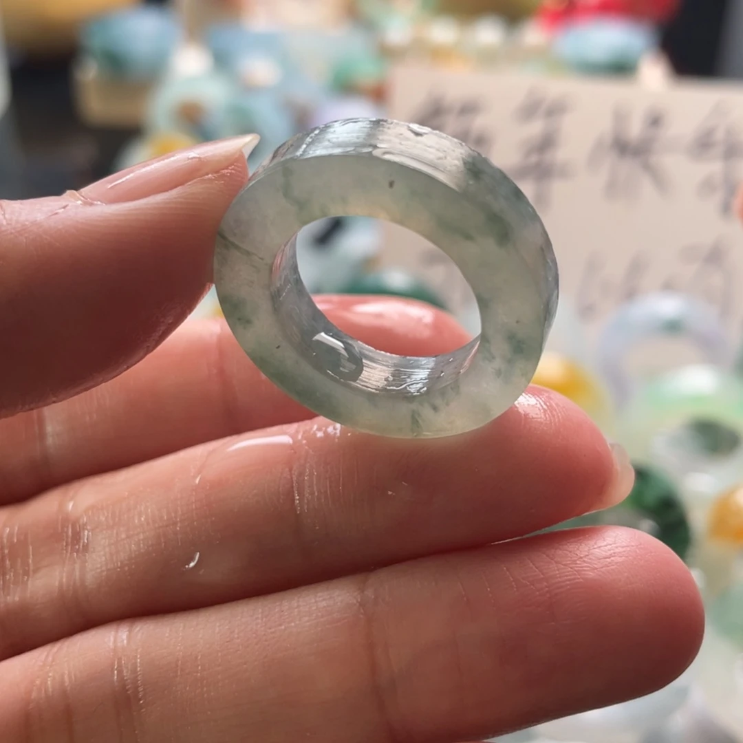 定制翡翠未镶嵌戒指