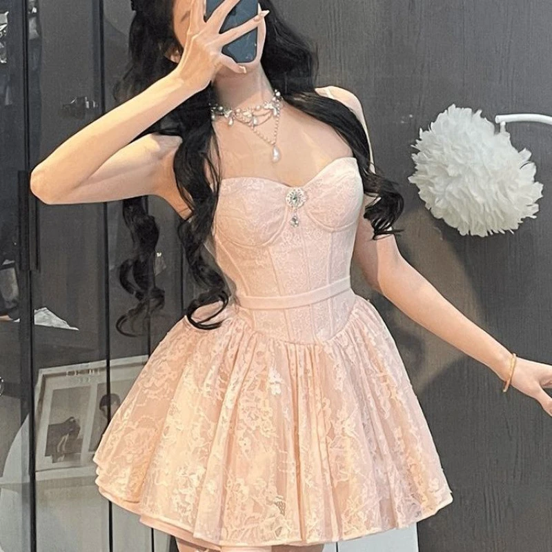 夏季公主风精致收腰生日吊带裙新款轻奢高级感蕾丝显瘦纯欲连衣裙