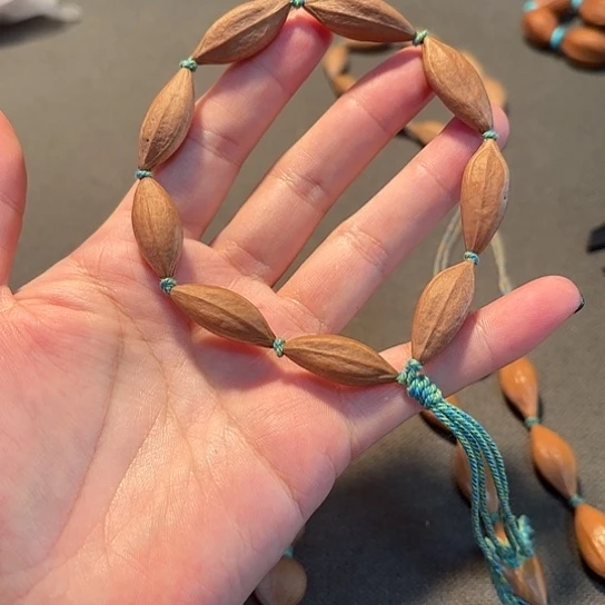 1.1小柳叶手串水晶核老玩家款