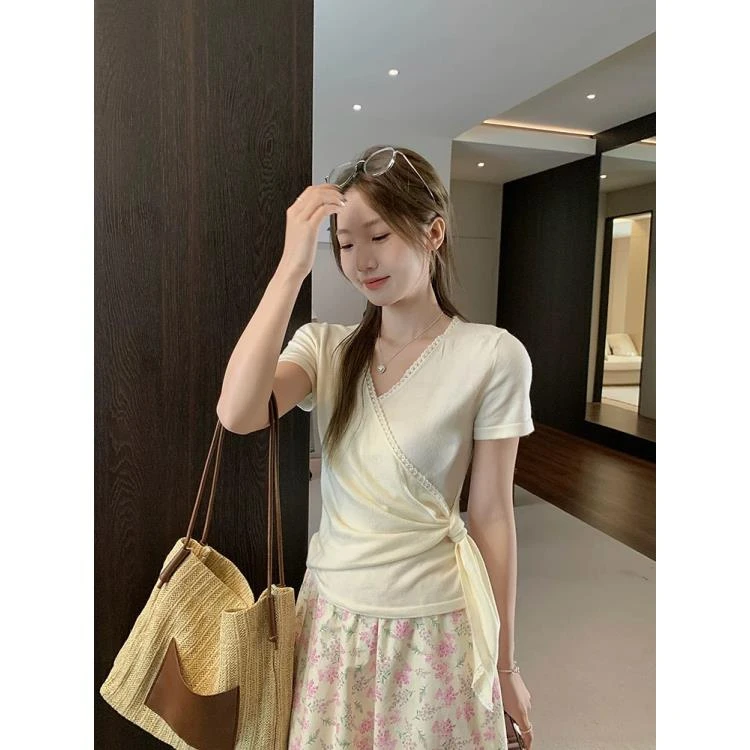 【现货】微胖mm夏日正肩显瘦v领T恤交叉收腰遮肚时尚气质短袖05014