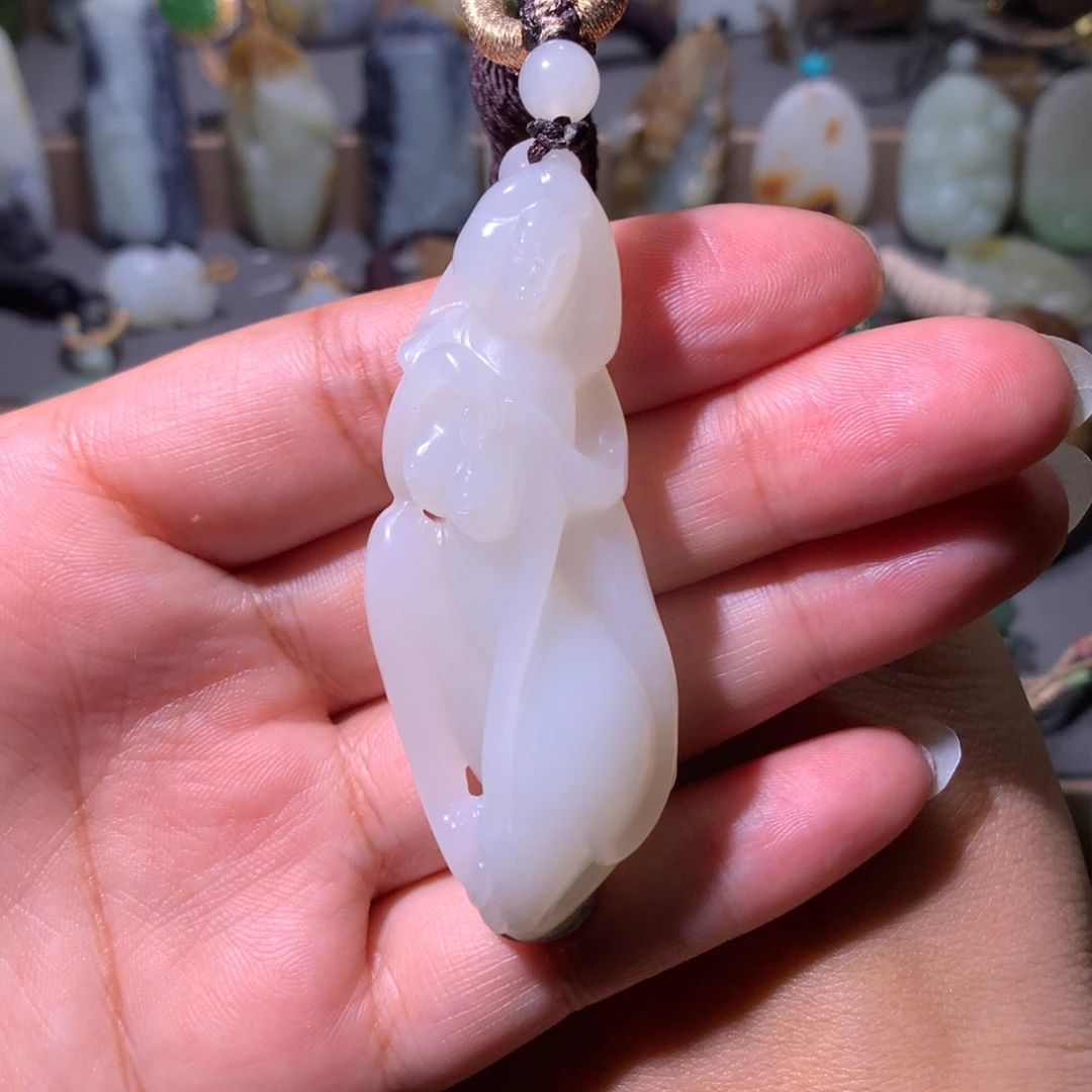 和田玉未镶嵌颈饰