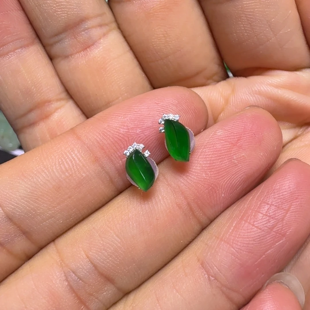 开***宝翡翠18K金镶嵌颈饰