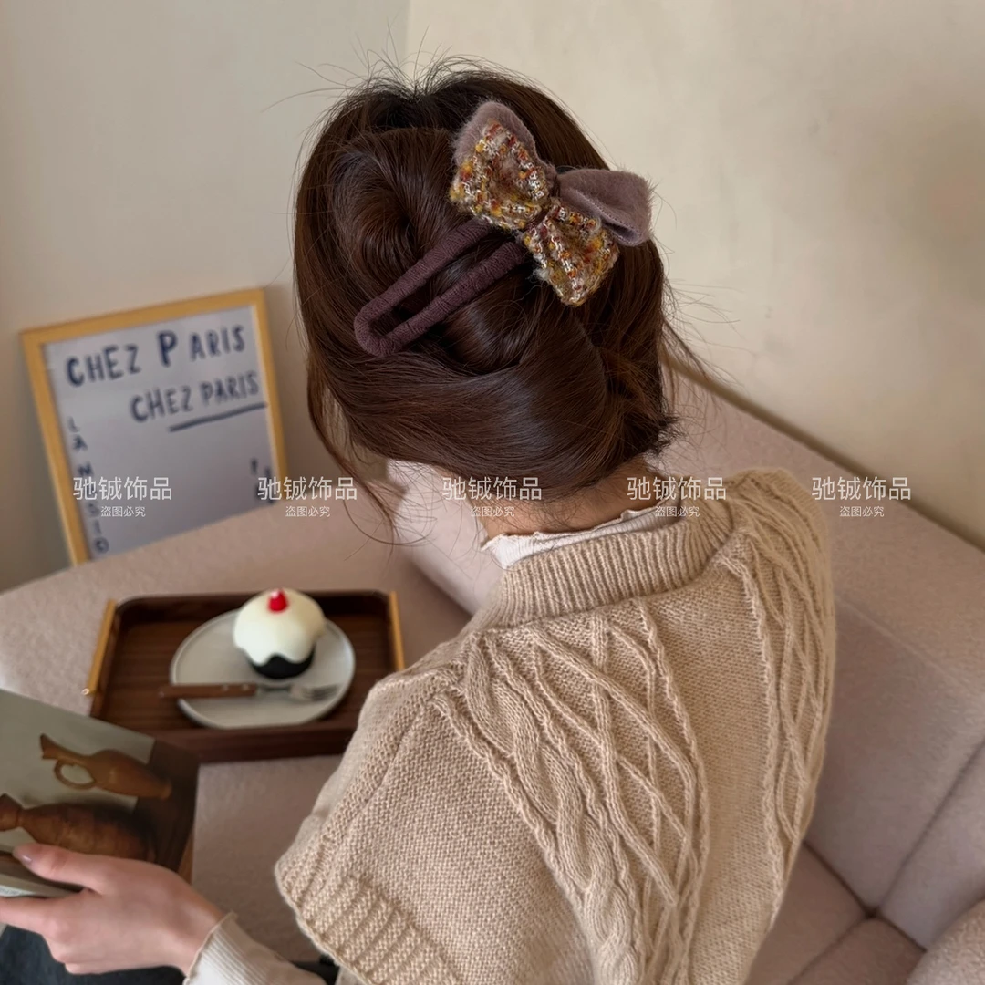 小香风～复古撞色粗毛呢蝴蝶结鸭嘴夹秋冬高级感后脑勺抓夹鲨鱼夹