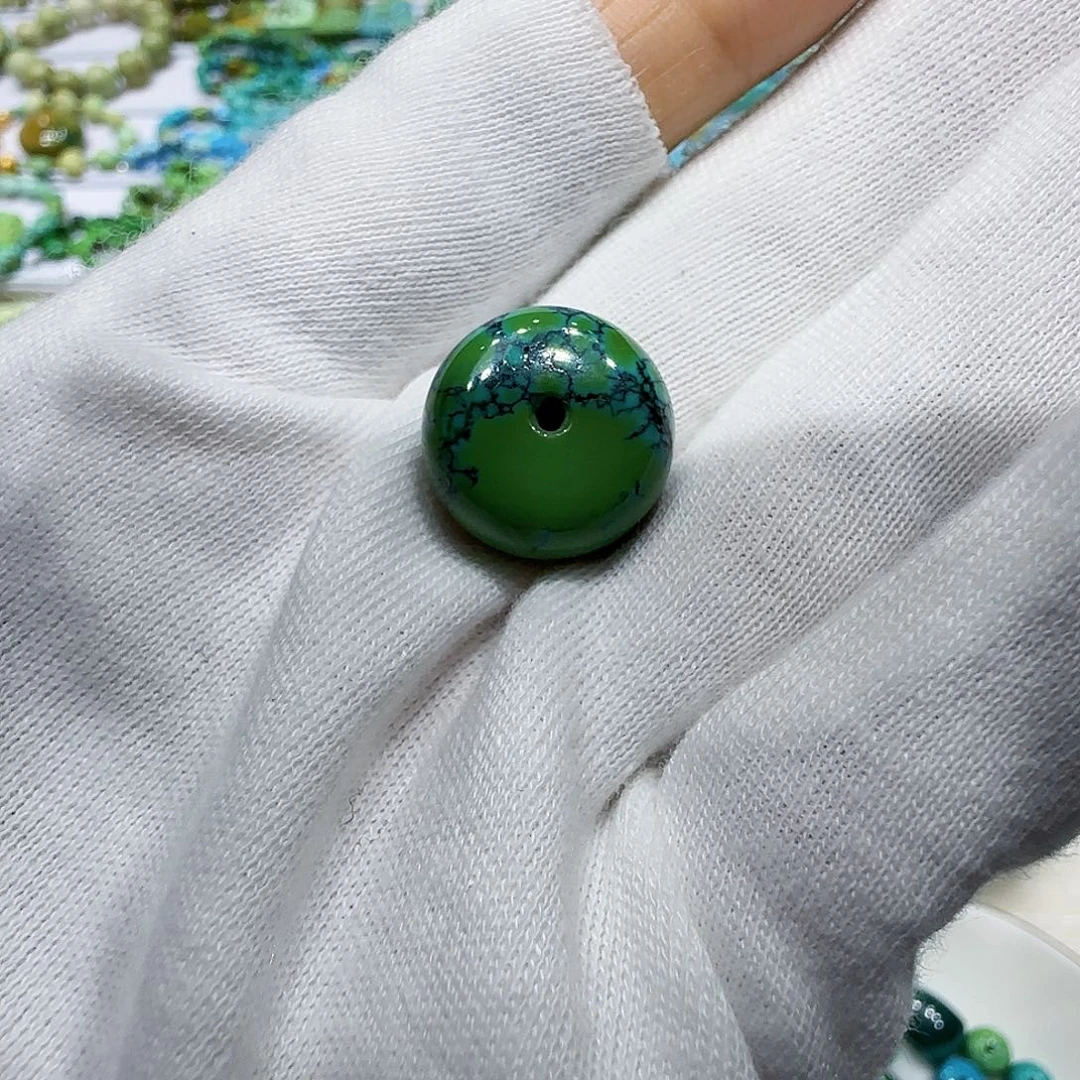 绿松石未镶嵌颈饰