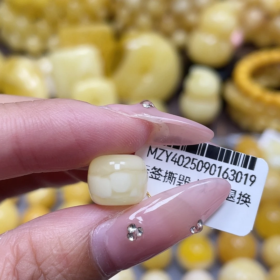 姑***华蜜蜡未镶嵌裸石11*9.1mm
