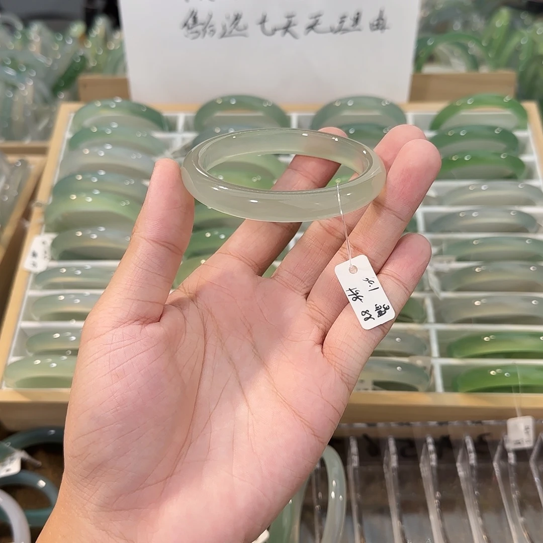 玛瑙/玉髓未镶嵌手镯圈口60.1