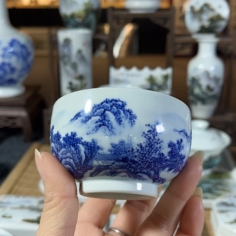 汪派山水汪沁青花主人杯
