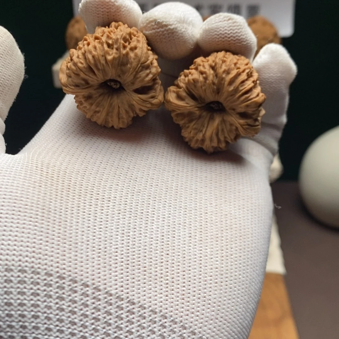 文玩核桃吊坠35凹底馒头37