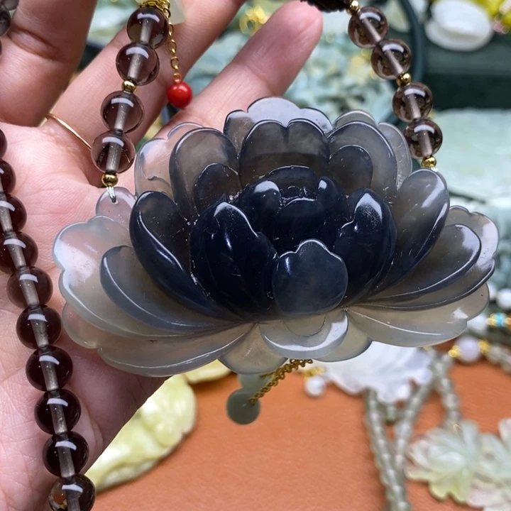 蛇纹石玉未镶嵌吊坠