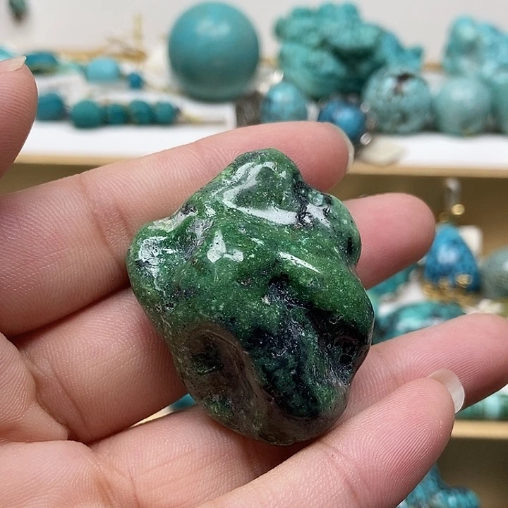 未镶嵌绿松石颈饰