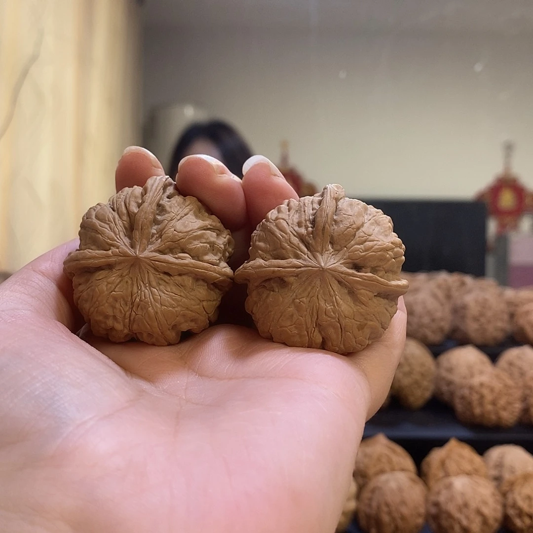把件文玩核桃祁****疯39雨花石丁三棱